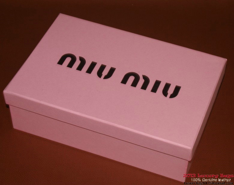 Luxury Bags and Shoes Gift Box Luxury Bags and Shoes Gift Box