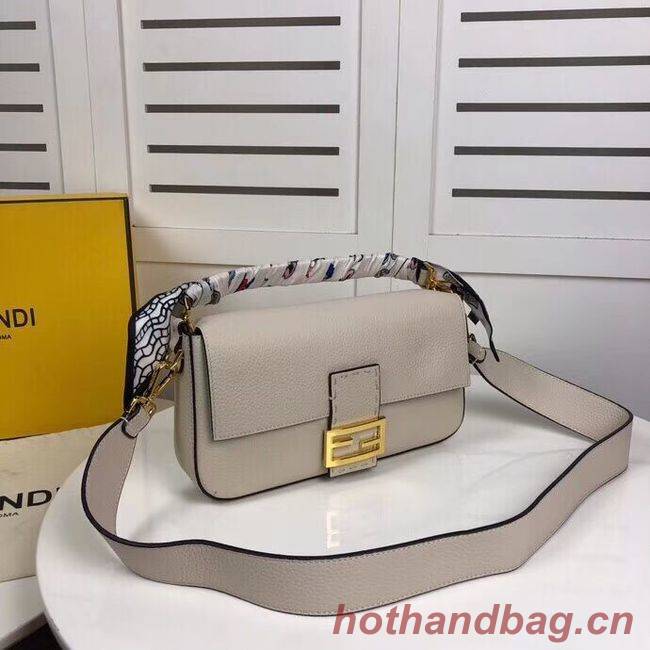 Fendi BAGUETTE leather bag F2466 beige Fendi BAGUETTE leather bag F2466 beige