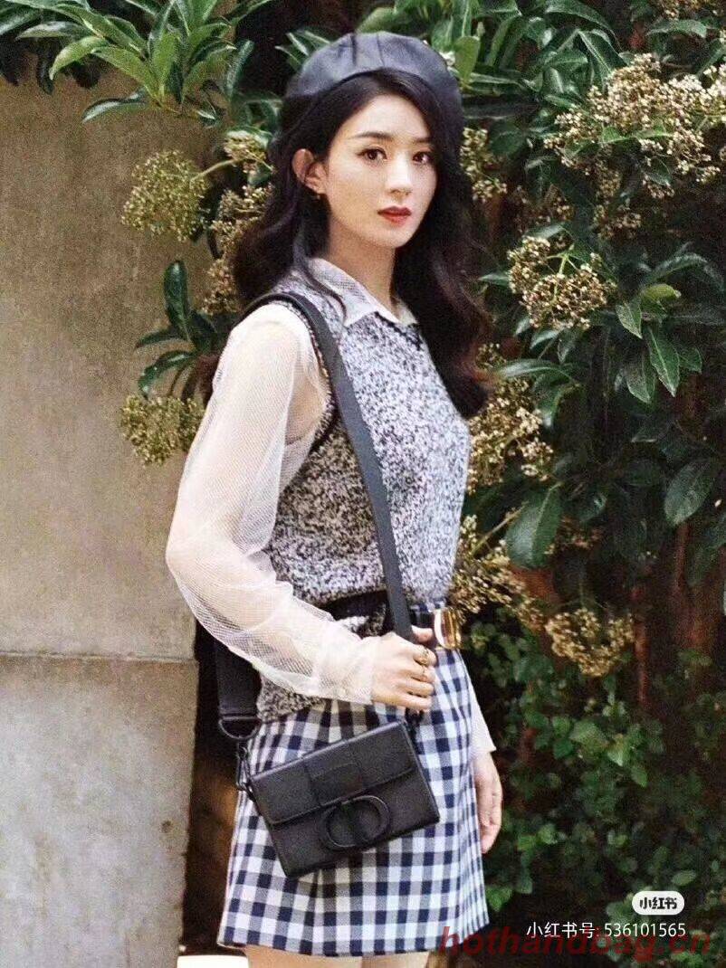 30 MONTAIGNE BOX BAG Black Ultramatte Grained Calfskin M9204S 30 MONTAIGNE BOX BAG Black Ultramatte Grained Calfskin M9204S