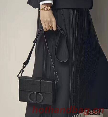 30 MONTAIGNE BOX BAG Black Ultramatte Grained Calfskin M9204S 30 MONTAIGNE BOX BAG Black Ultramatte Grained Calfskin M9204S
