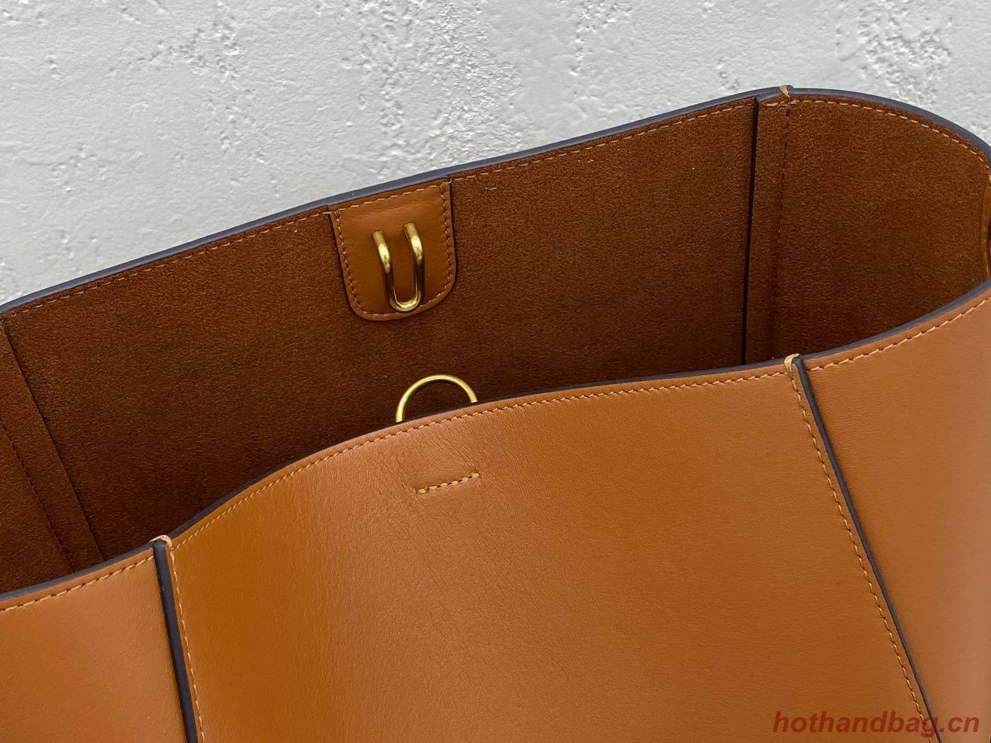 CELINE Sangle Seau Bag in Smooth Leather C3371-2 Brown CELINE Sangle Seau Bag in Smooth Leather C3371-2 Brown