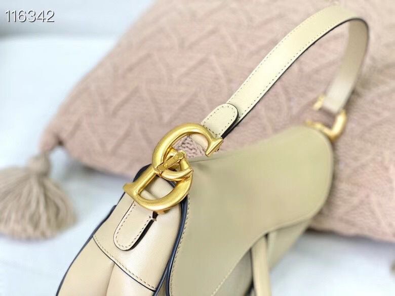 Dior SADDLE-TAS VAN KALFSLEER M0446CW Cream Dior SADDLE-TAS VAN KALFSLEER M0446CW Cream