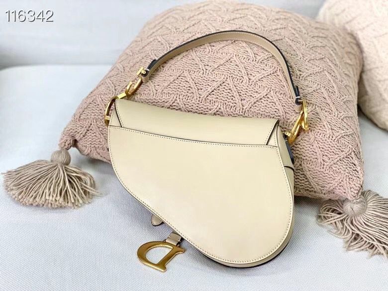 Dior SADDLE-TAS VAN KALFSLEER M0446CW Cream Dior SADDLE-TAS VAN KALFSLEER M0446CW Cream