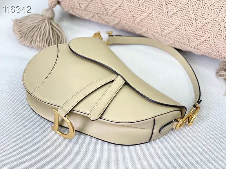 Dior SADDLE-TAS VAN KALFSLEER M0446CW Cream Dior SADDLE-TAS VAN KALFSLEER M0446CW Cream