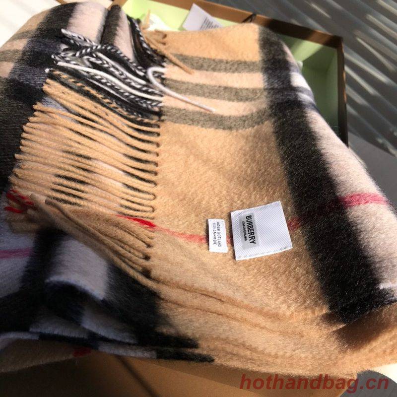 Burberry Scarf B00245 Burberry Scarf B00245