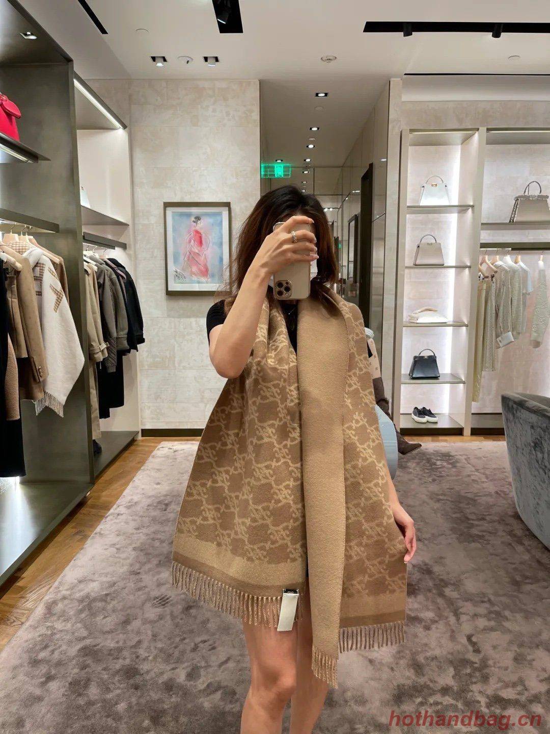 Fendi Scarf F00016 Fendi Scarf F00016