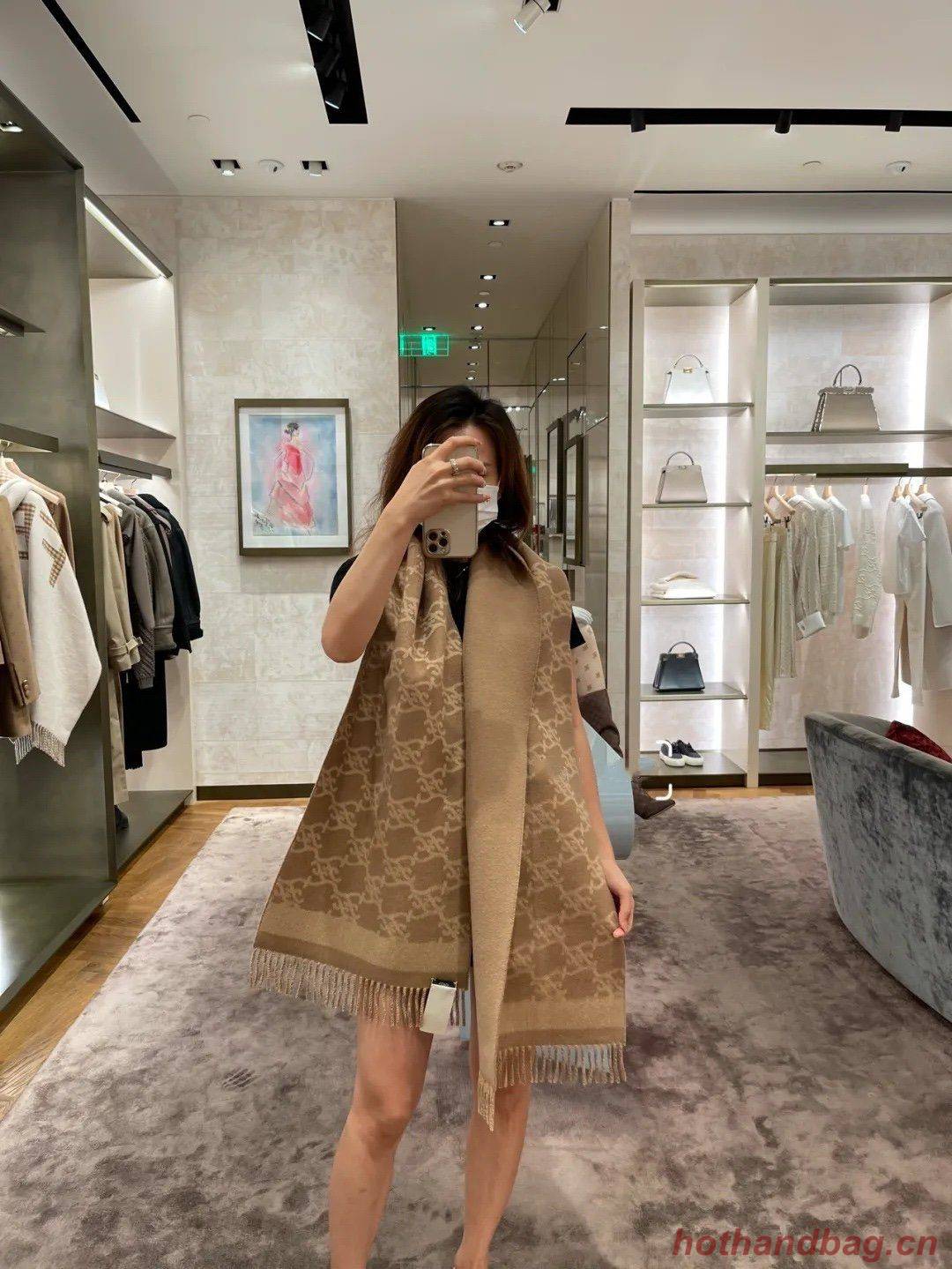 Fendi Scarf F00016 Fendi Scarf F00016