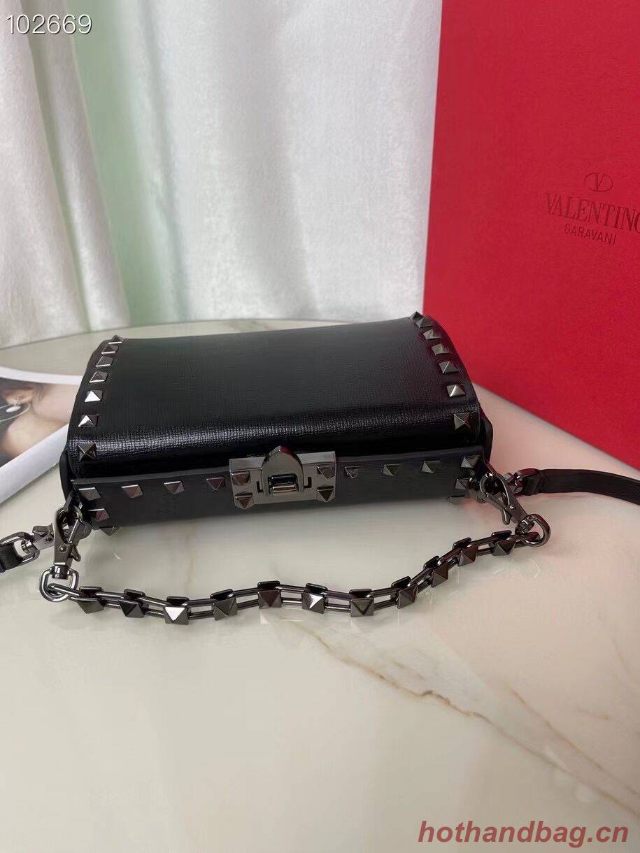 VALENTINO GARAVANI Rockstud Alcove Grain calf shoulder bag CV0189 black VALENTINO GARAVANI Rockstud Alcove Grain calf shoulder bag CV0189 black
