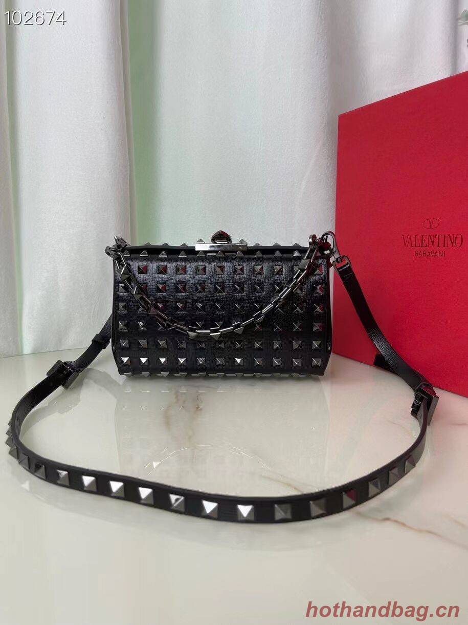 VALENTINO GARAVANI Rockstud Alcove Grain calf shoulder bag AV0189 black VALENTINO GARAVANI Rockstud Alcove Grain calf shoulder bag AV0189 black