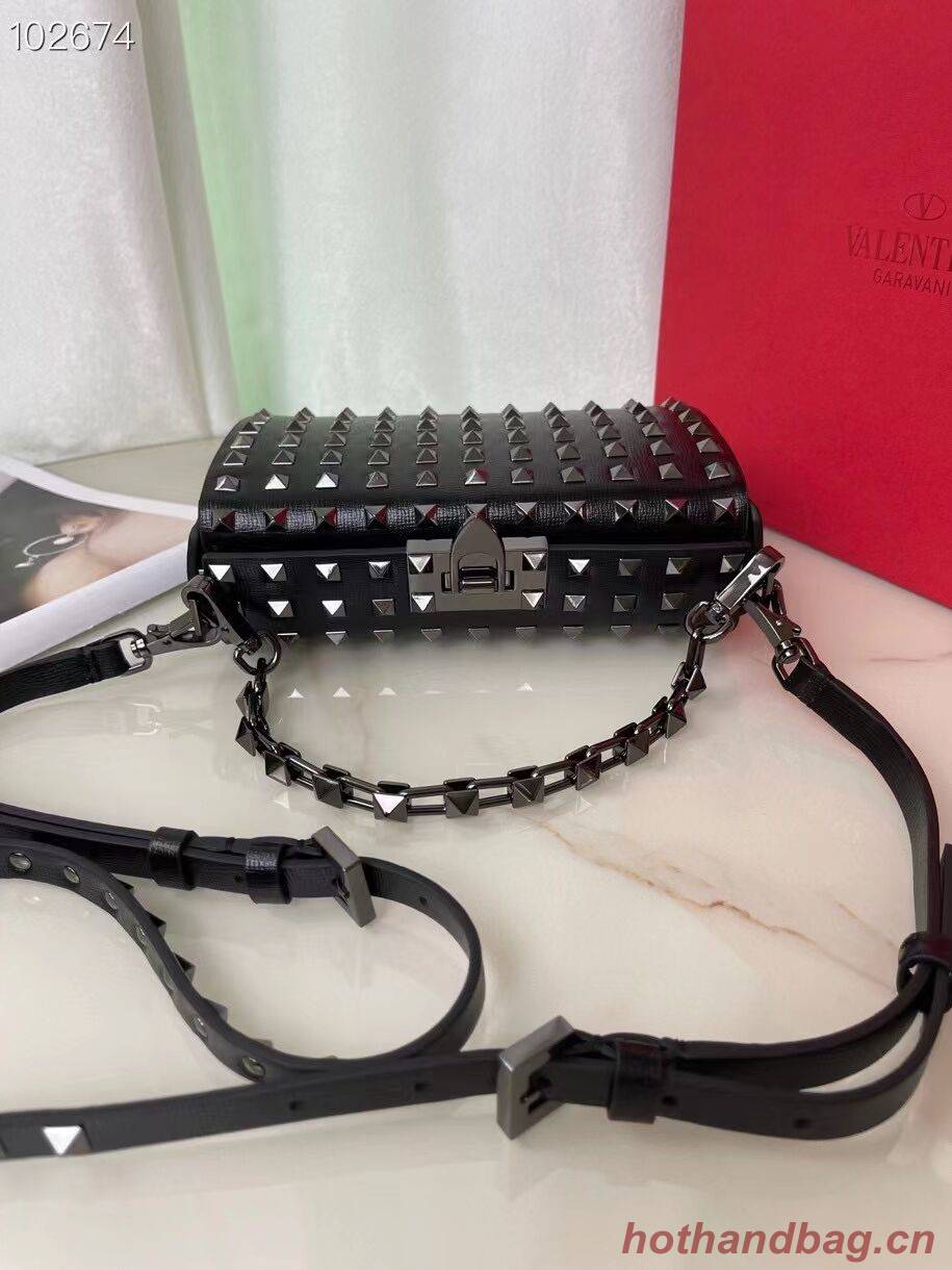 VALENTINO GARAVANI Rockstud Alcove Grain calf shoulder bag AV0189 black VALENTINO GARAVANI Rockstud Alcove Grain calf shoulder bag AV0189 black