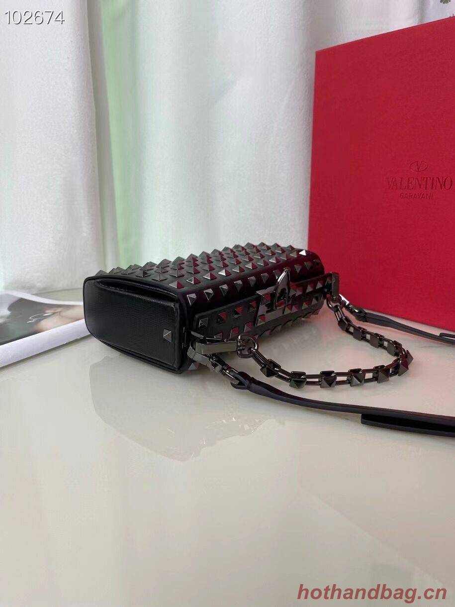 VALENTINO GARAVANI Rockstud Alcove Grain calf shoulder bag AV0189 black VALENTINO GARAVANI Rockstud Alcove Grain calf shoulder bag AV0189 black