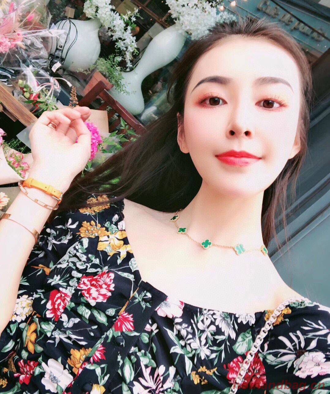 Van Cleef & Arpels Necklace VCA3235 Green Van Cleef & Arpels Necklace VCA3235 Green