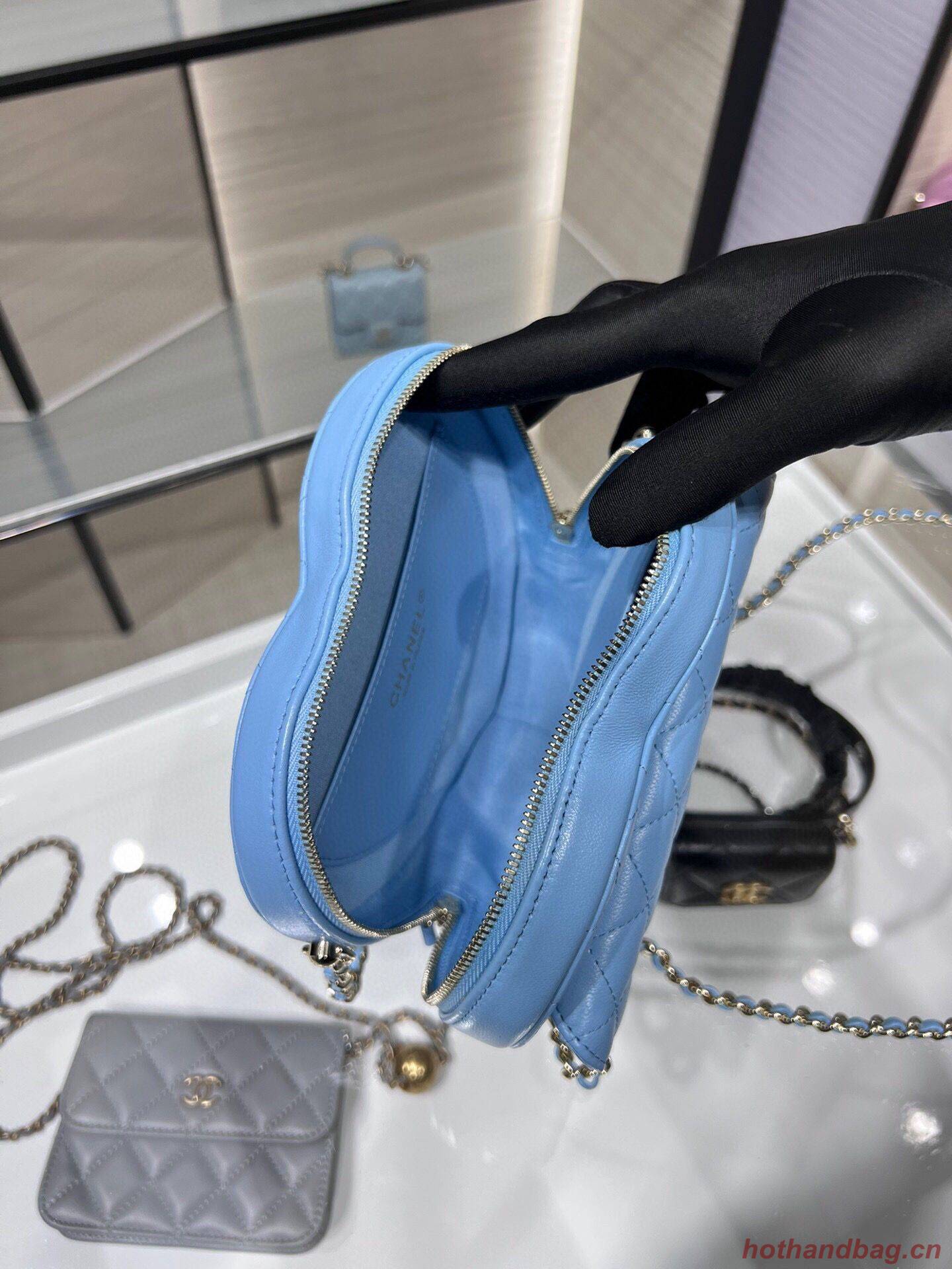 Chanel 2022S Love Heart Original Lambskin Crossbody Chain Bag AS3191Y Blue Chanel 2022S Love Heart Original Lambskin Crossbody Chain Bag AS3191Y Blue
