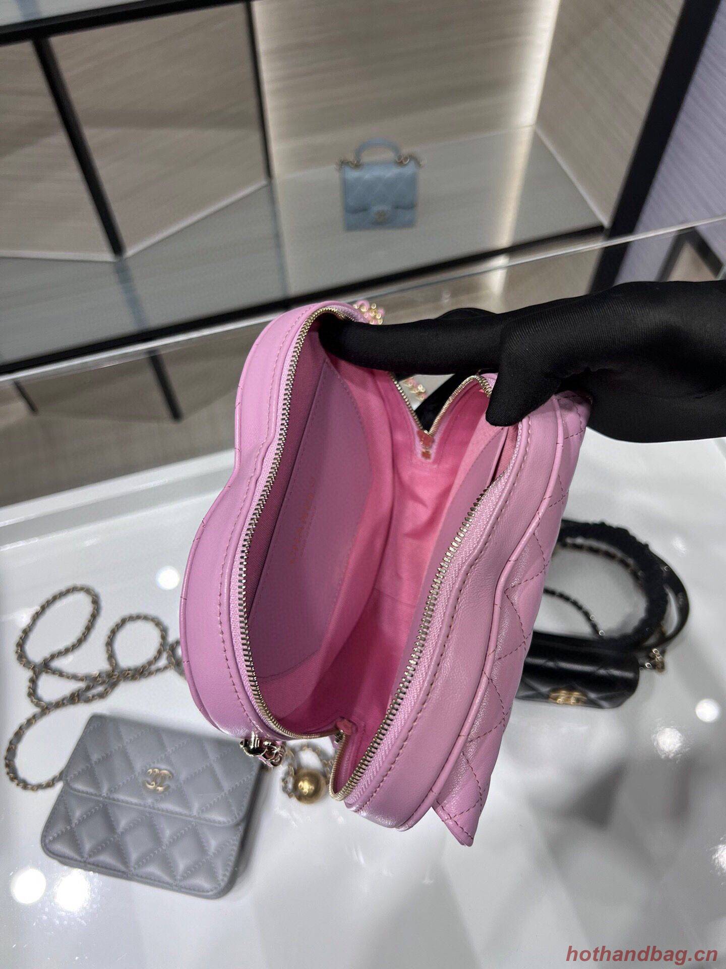 Chanel 2022S Love Heart Original Lambskin Crossbody Chain Bag AS3191Y Pink Chanel 2022S Love Heart Original Lambskin Crossbody Chain Bag AS3191Y Pink