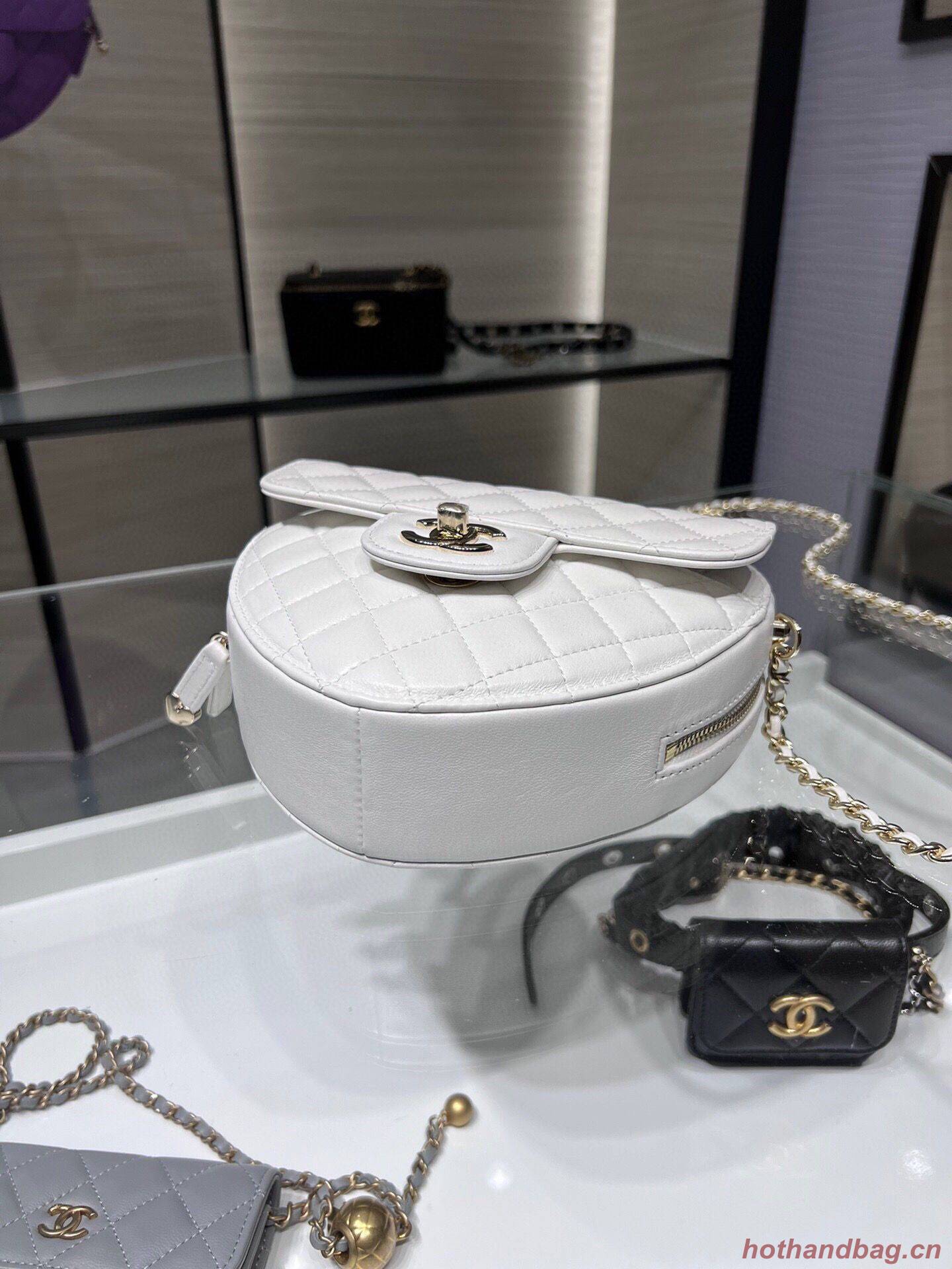 Chanel 2022S Love Heart Original Lambskin Crossbody Chain Bag AS3191Y White Chanel 2022S Love Heart Original Lambskin Crossbody Chain Bag AS3191Y White