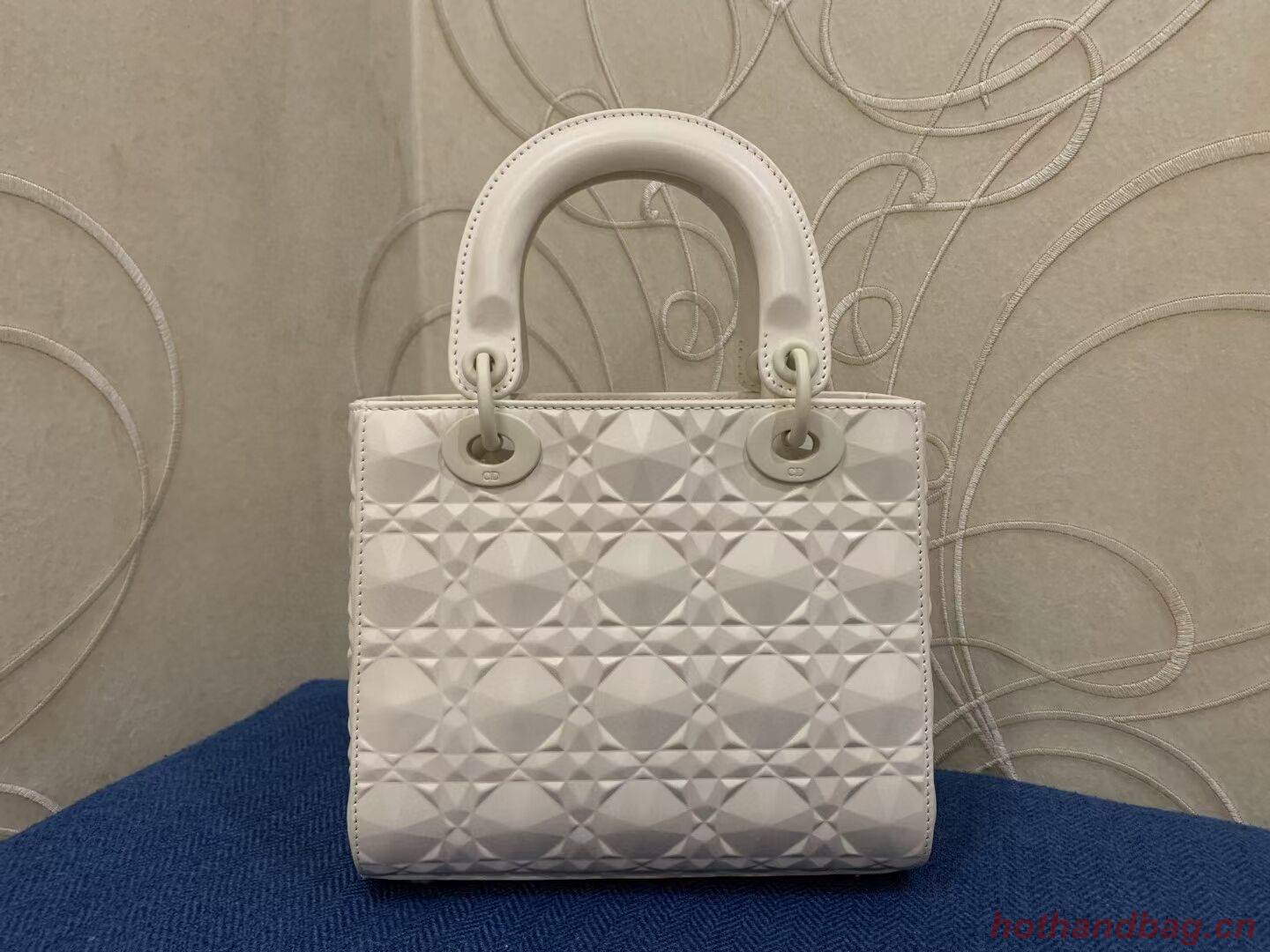 MEDIUM LADY DIOR BAG Cannage Calfskin C2813 white MEDIUM LADY DIOR BAG Cannage Calfskin C2813 white