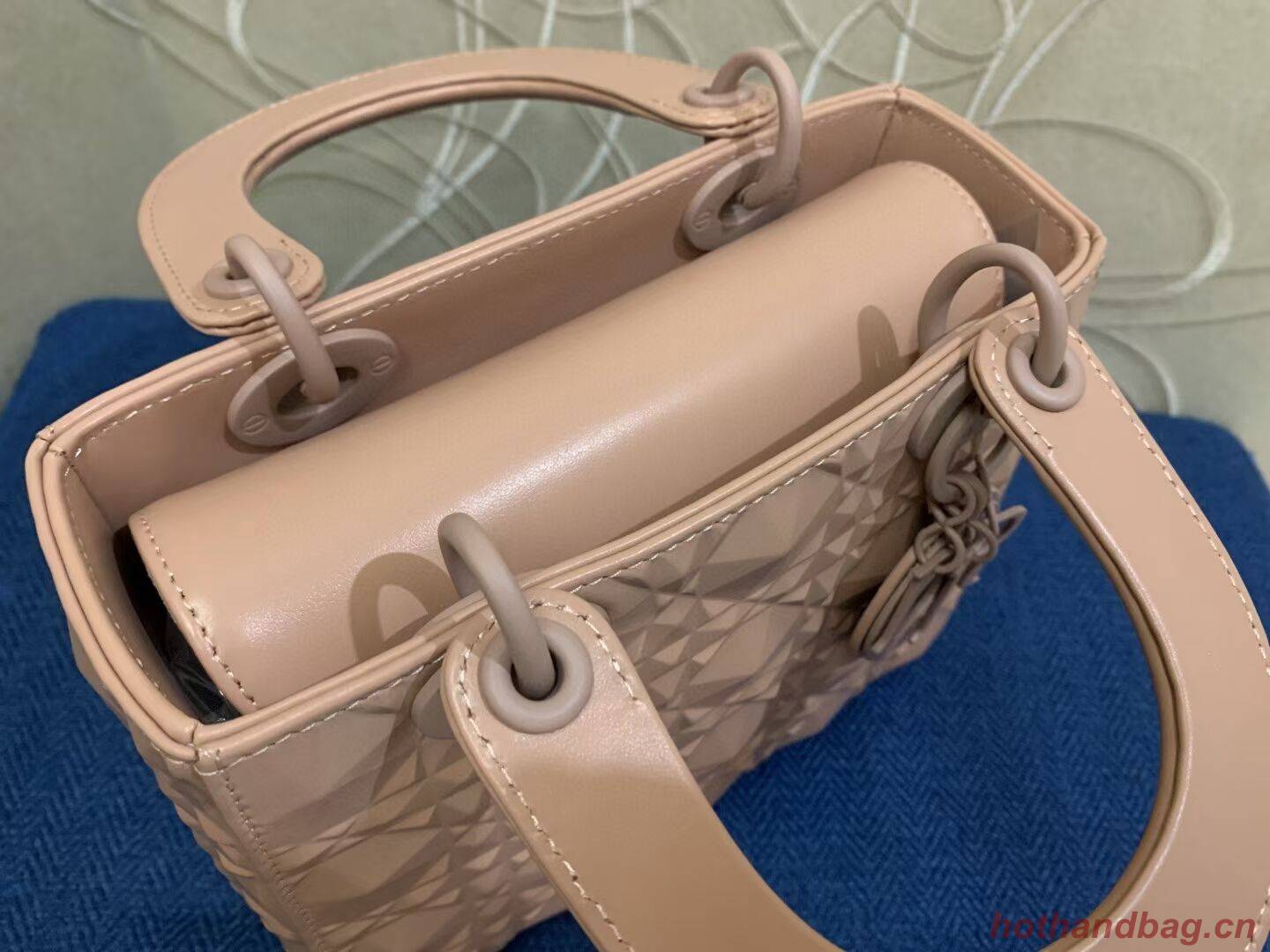 MEDIUM LADY DIOR BAG Cannage Calfskin C2813 pink MEDIUM LADY DIOR BAG Cannage Calfskin C2813 pink