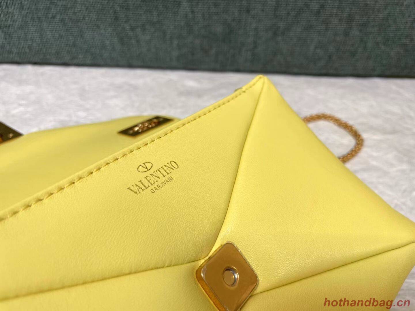 VALENTINO GARAVANI One Stud Sheepskin Shoulder Bag XW0B0K21 yellow VALENTINO GARAVANI One Stud Sheepskin Shoulder Bag XW0B0K21 yellow