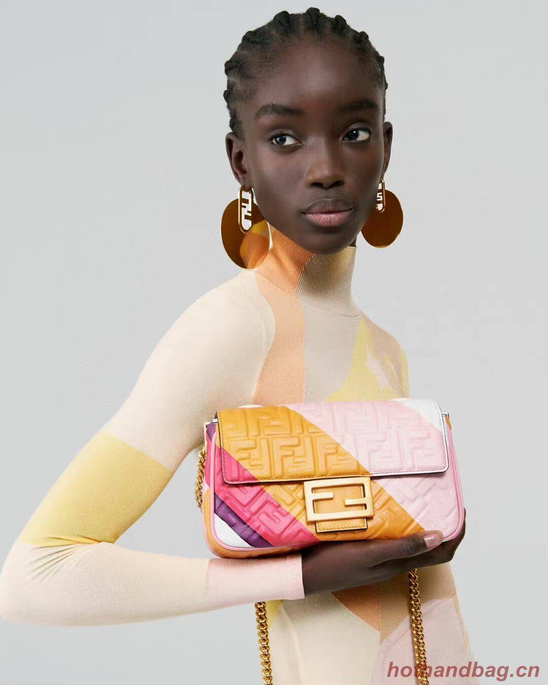 Fendi Baguette Chain Midi Leather bag with multicolor print 8BR6525 Fendi Baguette Chain Midi Leather bag with multicolor print 8BR6525