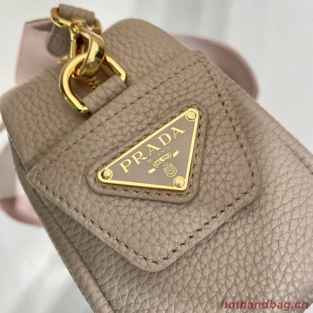 Prada Leather bag with shoulder strap 1DH781 light pink Prada Leather bag with shoulder strap 1DH781 light pink