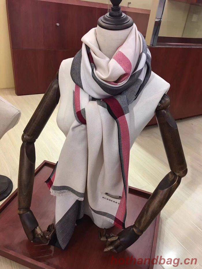 Burberry Scarf BBC00040 Burberry Scarf BBC00040