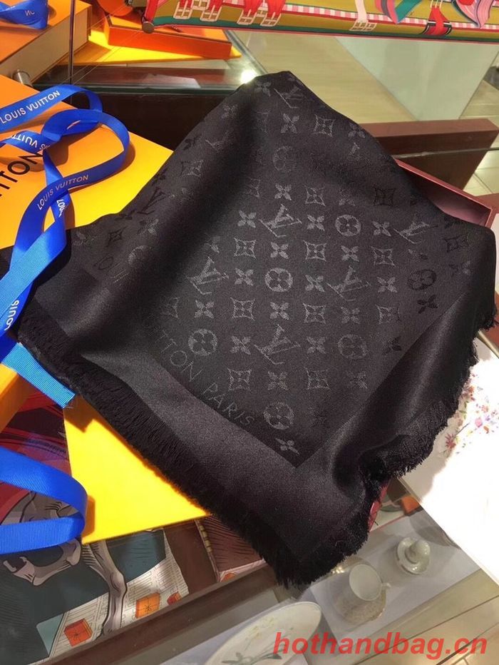 Louis Vuitton Scarf LVC00323