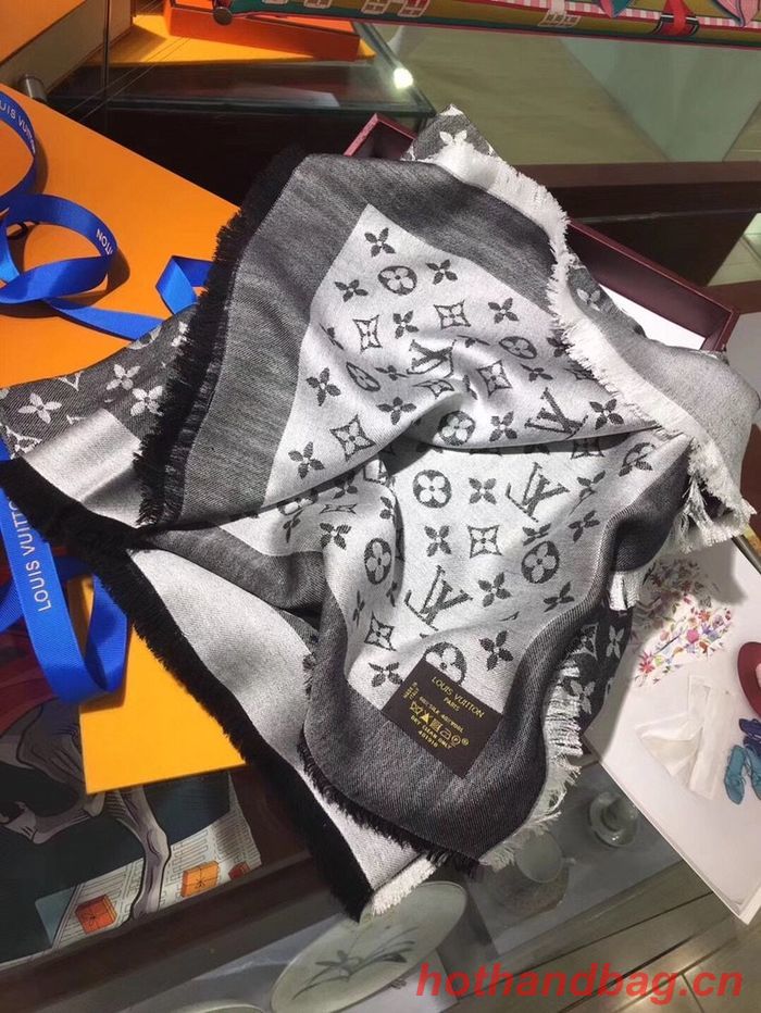 Louis Vuitton Scarf LVC00326