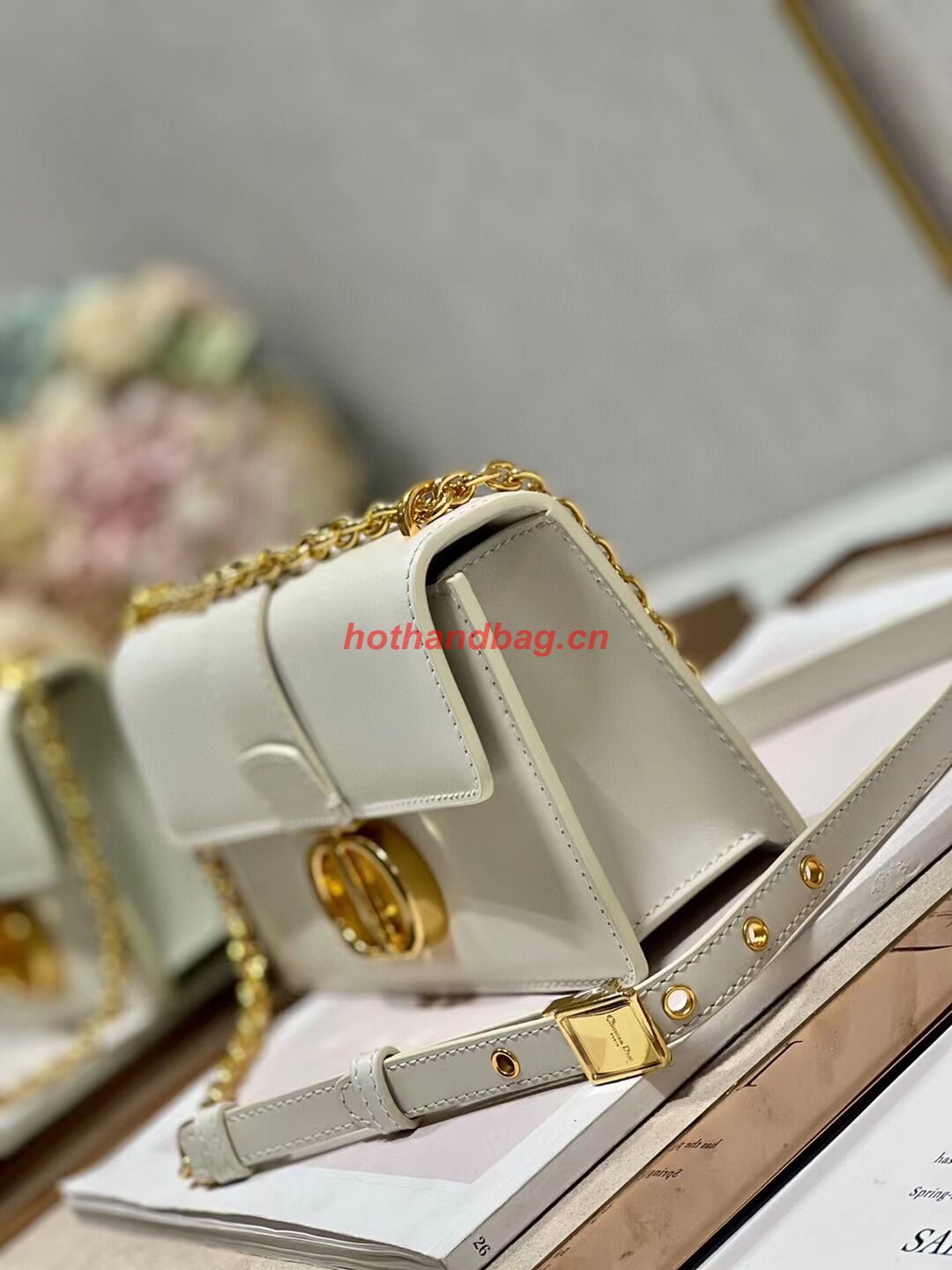 DIOR 30 MONTAIGNE EAST-WEST BAG WITH CHAIN Calfskin M9334 Latte DIOR 30 MONTAIGNE EAST-WEST BAG WITH CHAIN Calfskin M9334 Latte