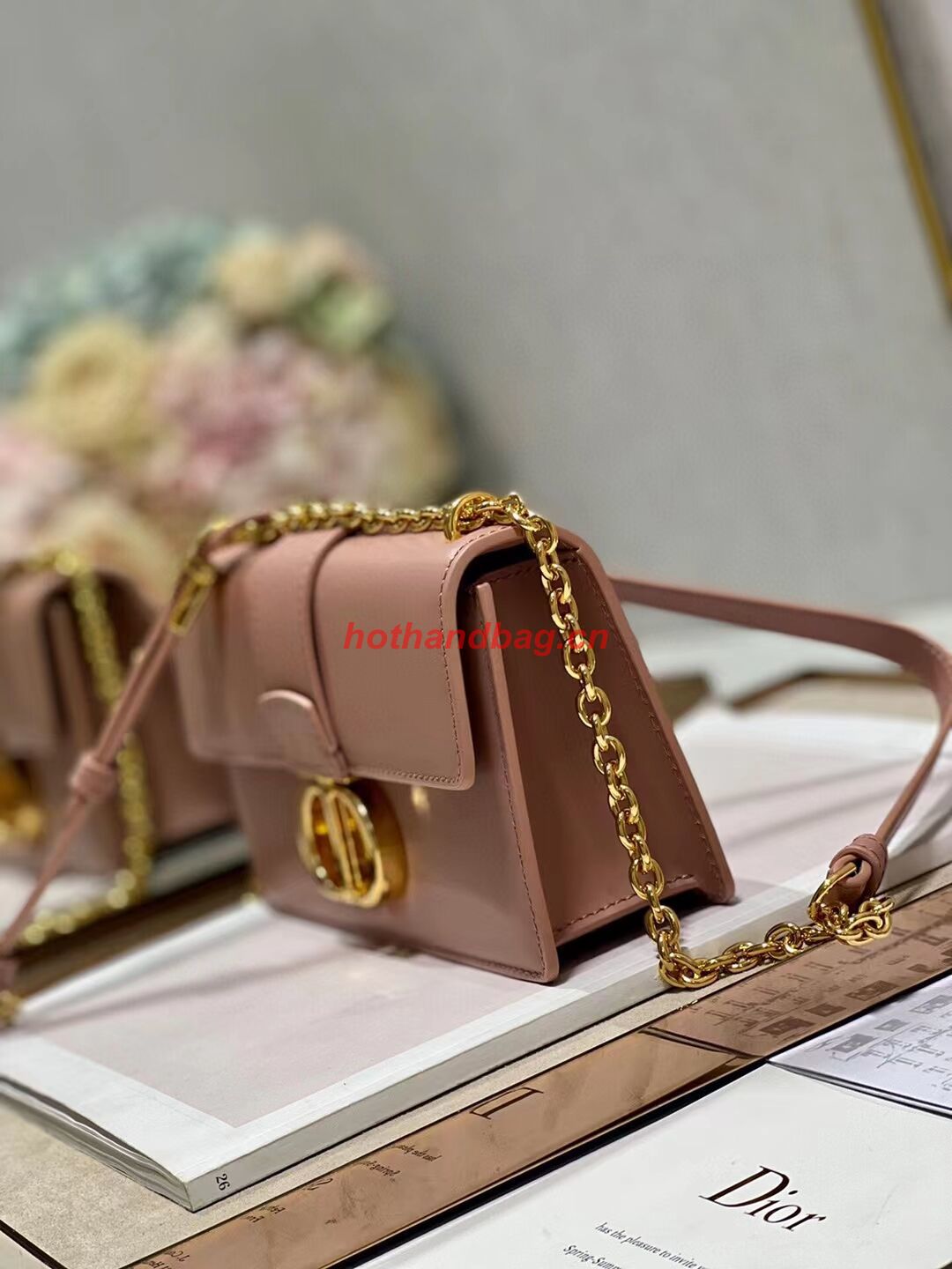 DIOR 30 MONTAIGNE EAST-WEST BAG WITH CHAIN Calfskin M9334 pink DIOR 30 MONTAIGNE EAST-WEST BAG WITH CHAIN Calfskin M9334 pink