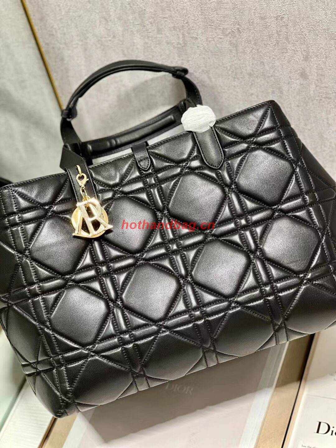 LADY DIOR TOP HANDLE LARGE BAG Latte Cannage Lambskin C0088 BLACK&GOLD LADY DIOR TOP HANDLE LARGE BAG Latte Cannage Lambskin C0088 BLACK&GOLD