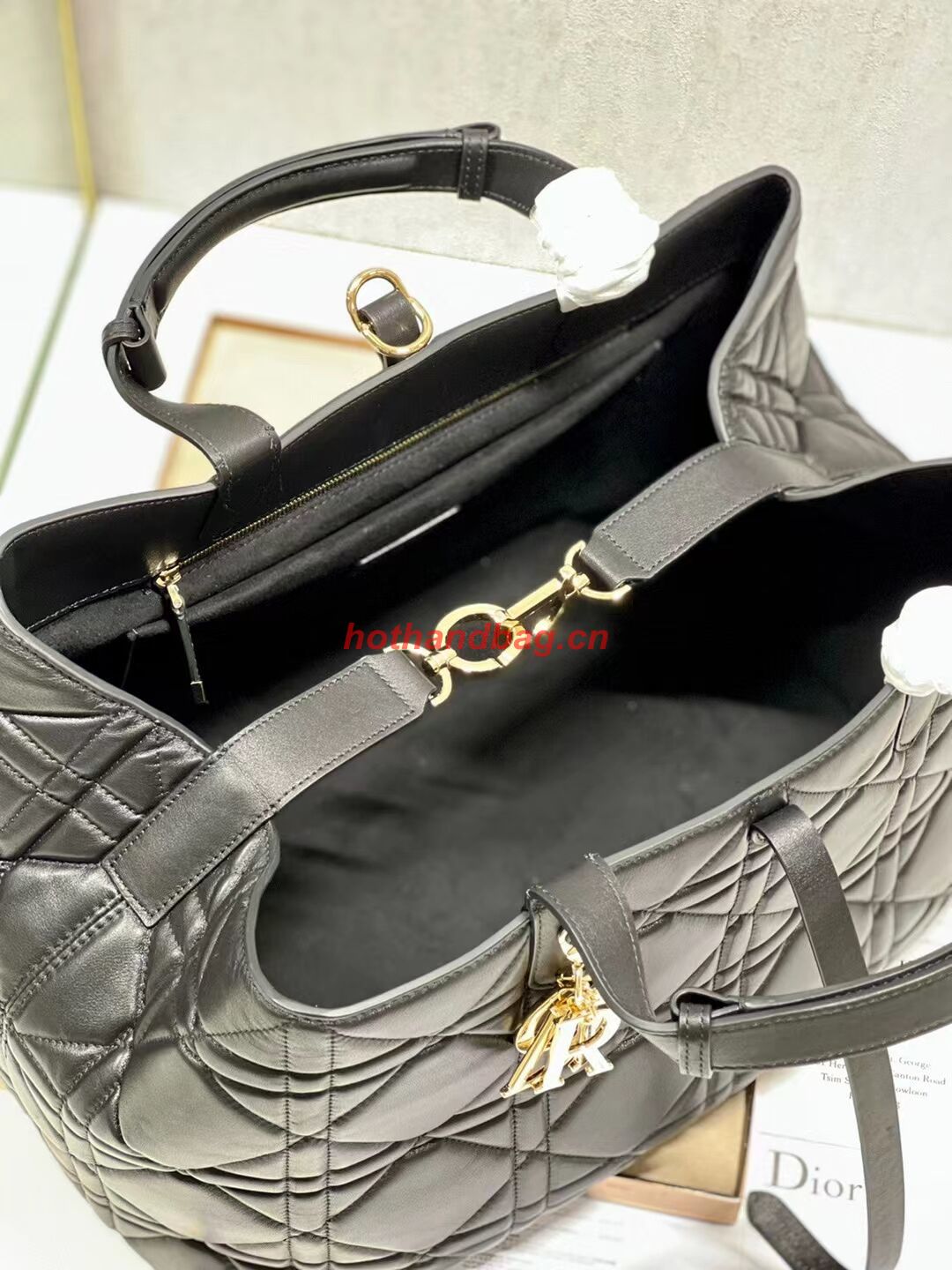 LADY DIOR TOP HANDLE LARGE BAG Latte Cannage Lambskin C0088 BLACK&GOLD LADY DIOR TOP HANDLE LARGE BAG Latte Cannage Lambskin C0088 BLACK&GOLD