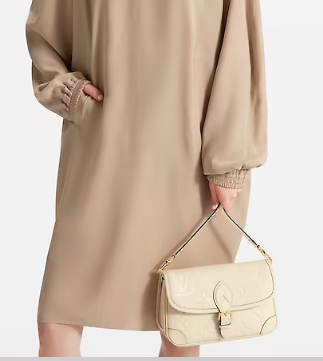 Louis Vuitton Diane M46388 Beige Louis Vuitton Diane M46388 Beige