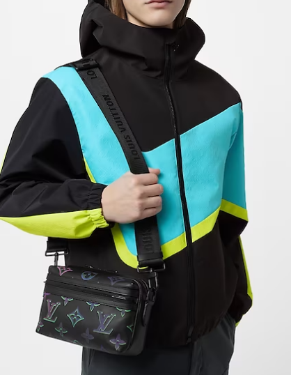 Louis vuitton Comet Messenger PM M22495 Black Borealis Louis vuitton Comet Messenger PM M22495 Black Borealis