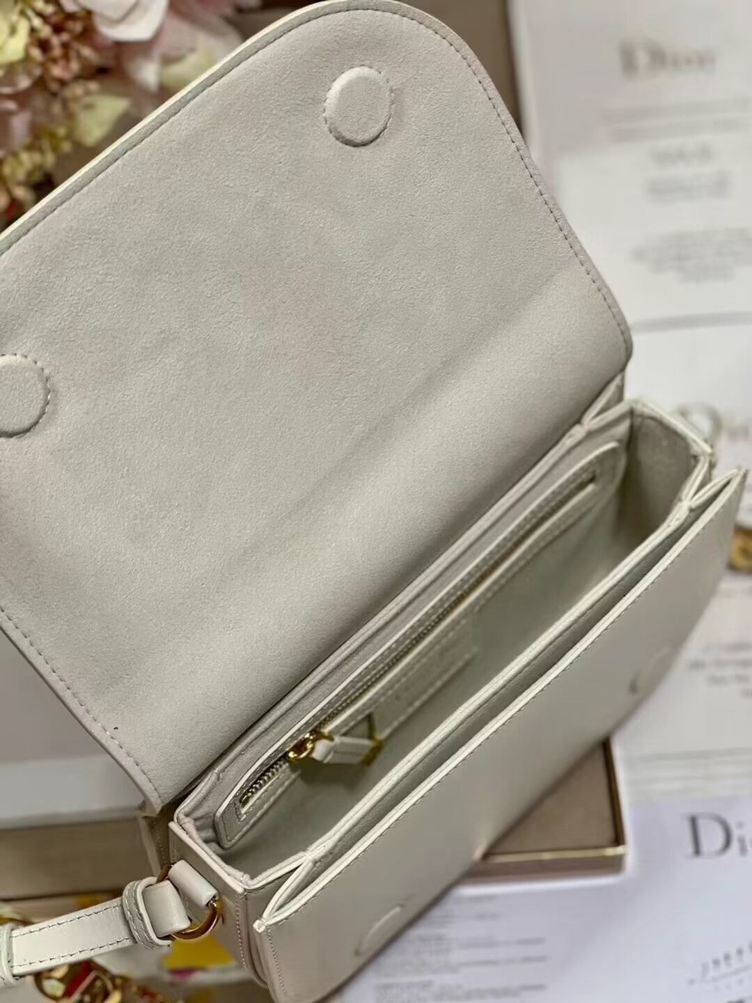 DIOR CD SIGNATURE BAG WITH STRAP white CD-Embossed Box Calfskin M9280UZ DIOR CD SIGNATURE BAG WITH STRAP white CD-Embossed Box Calfskin M9280UZ