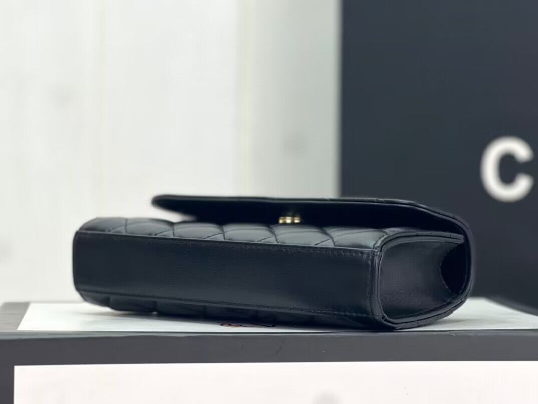 CHANEL 22B Kelly Pearl Top Handle Bag AP3562 Black CHANEL 22B Kelly Pearl Top Handle Bag AP3562 Black