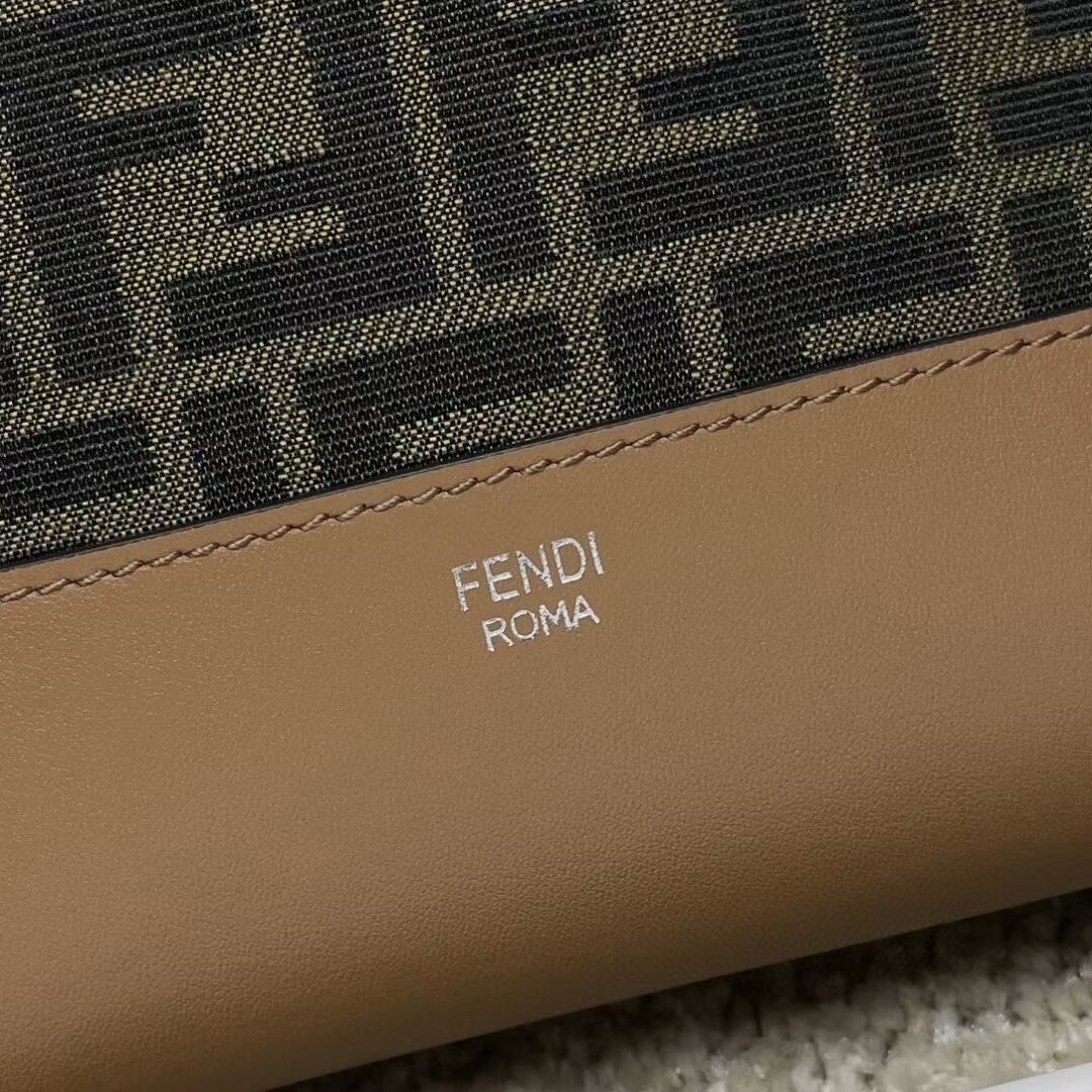 Fendi After FF Camellia-colored leather bag with laser-cut FF F7604 brown Fendi After FF Camellia-colored leather bag with laser-cut FF F7604 brown