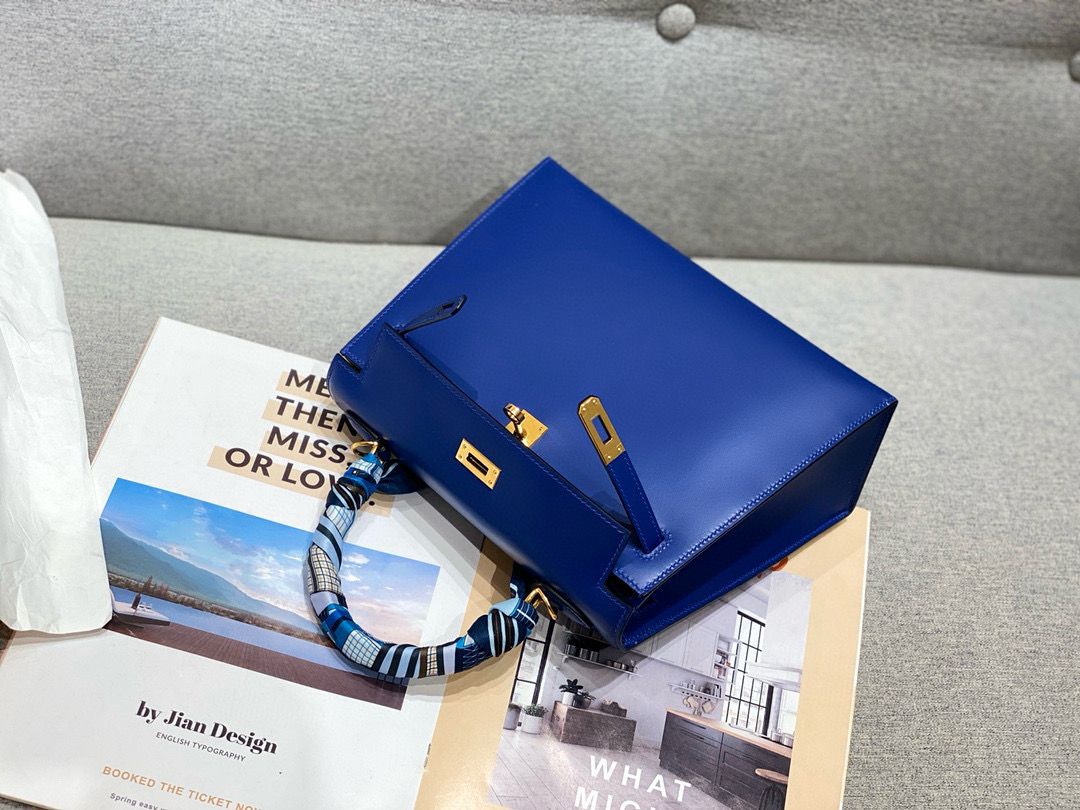Hermes Kelly 28cm Shoulder Bags Smooth Box Leather KL28 Blue Gold-Tone Hermes Kelly 28cm Shoulder Bags Smooth Box Leather KL28 Blue Gold-Tone