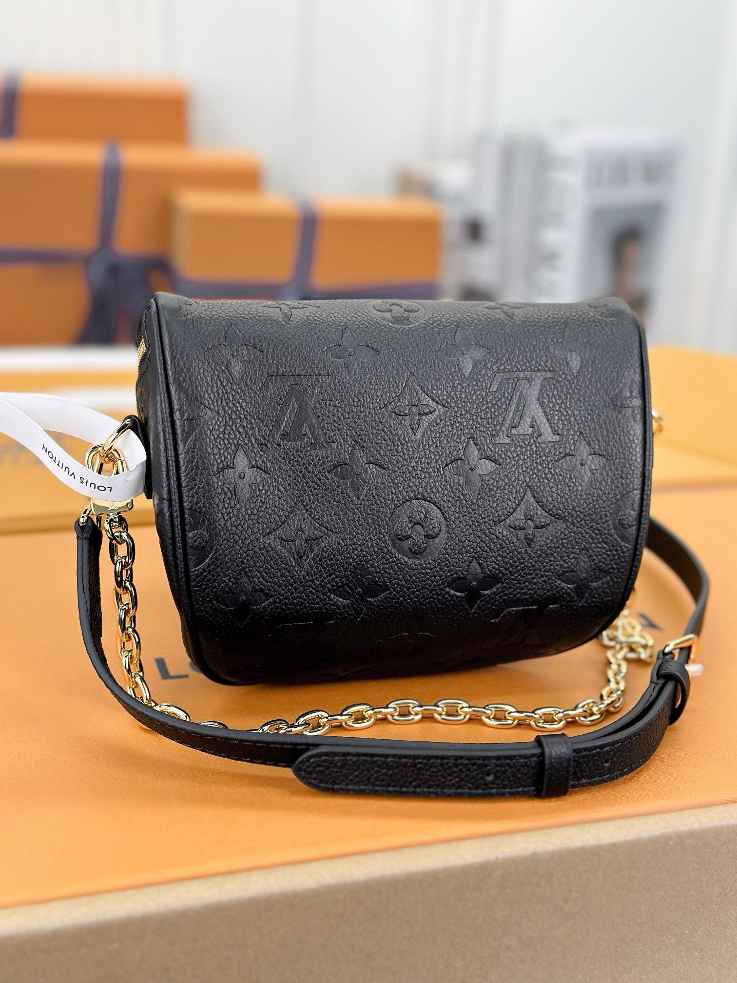 Louis Vuitton Mini Bumbag Original Leather Bag M46917 Black Louis Vuitton Mini Bumbag Original Leather Bag M46917 Black