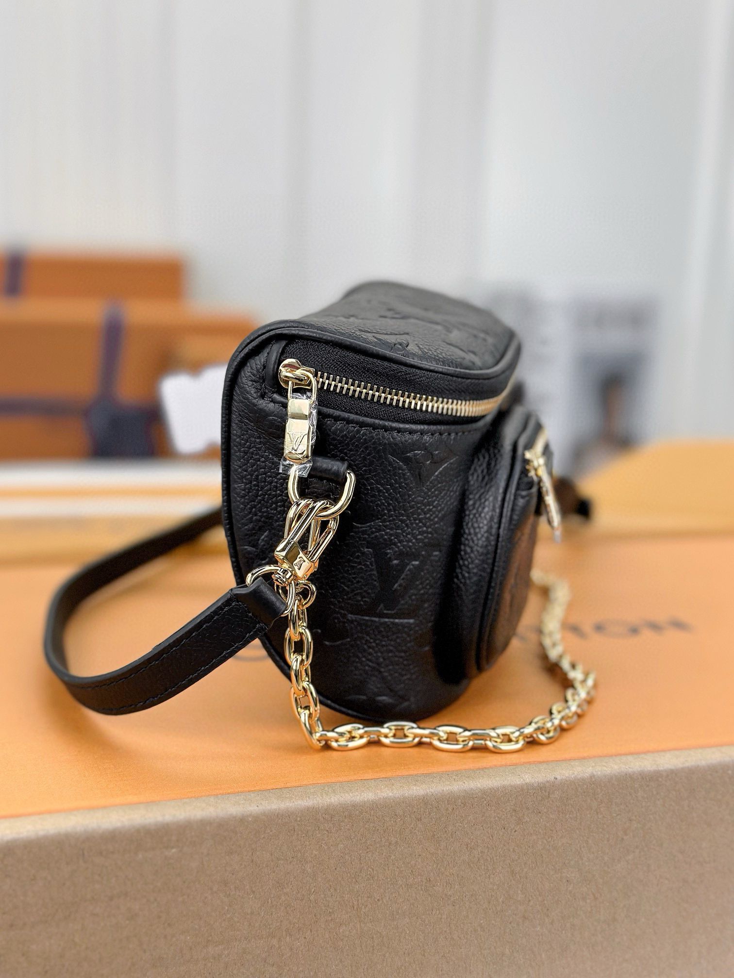 Louis Vuitton Mini Bumbag Original Leather Bag M46917 Black Louis Vuitton Mini Bumbag Original Leather Bag M46917 Black