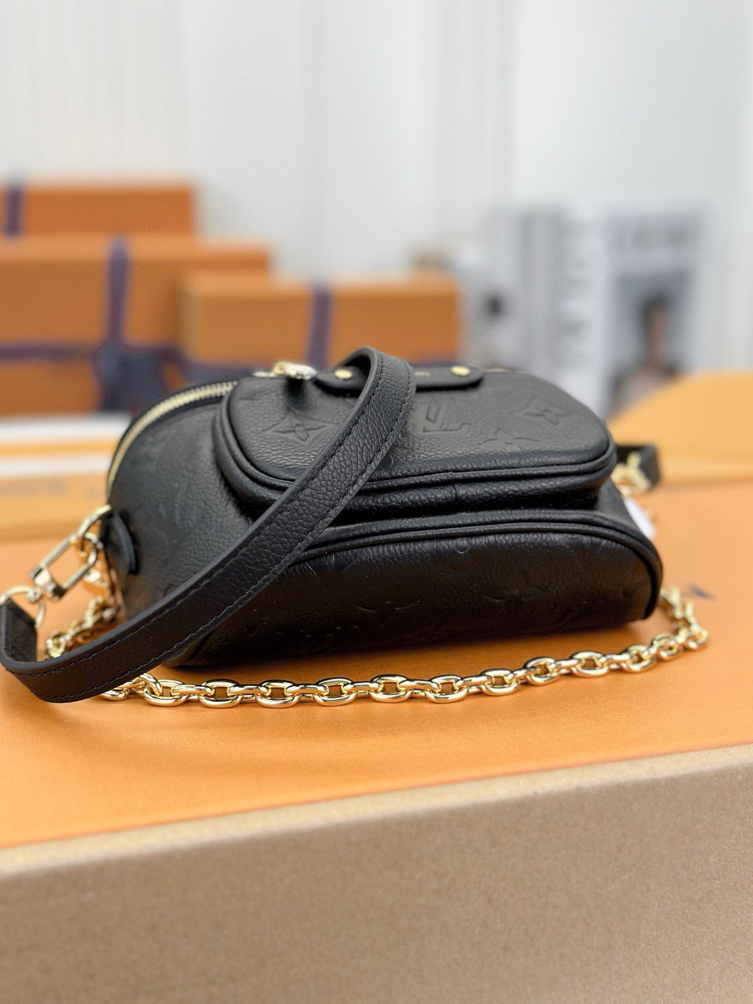 Louis Vuitton Mini Bumbag Original Leather Bag M46917 Black Louis Vuitton Mini Bumbag Original Leather Bag M46917 Black