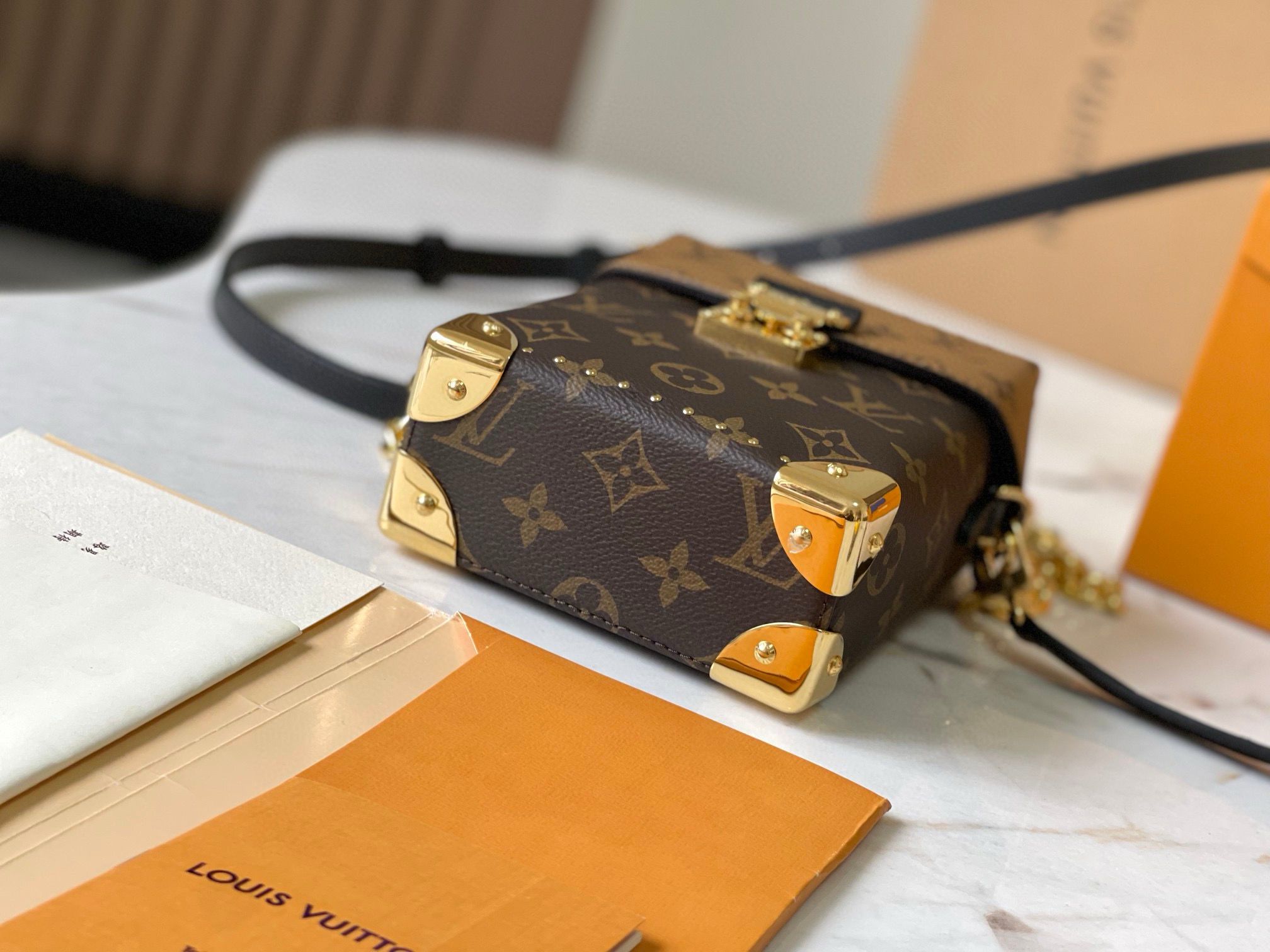 Louis Vuitton Monogram Canvas Camera Box Bag M82465 Brown Louis Vuitton Monogram Canvas Camera Box Bag M82465 Brown