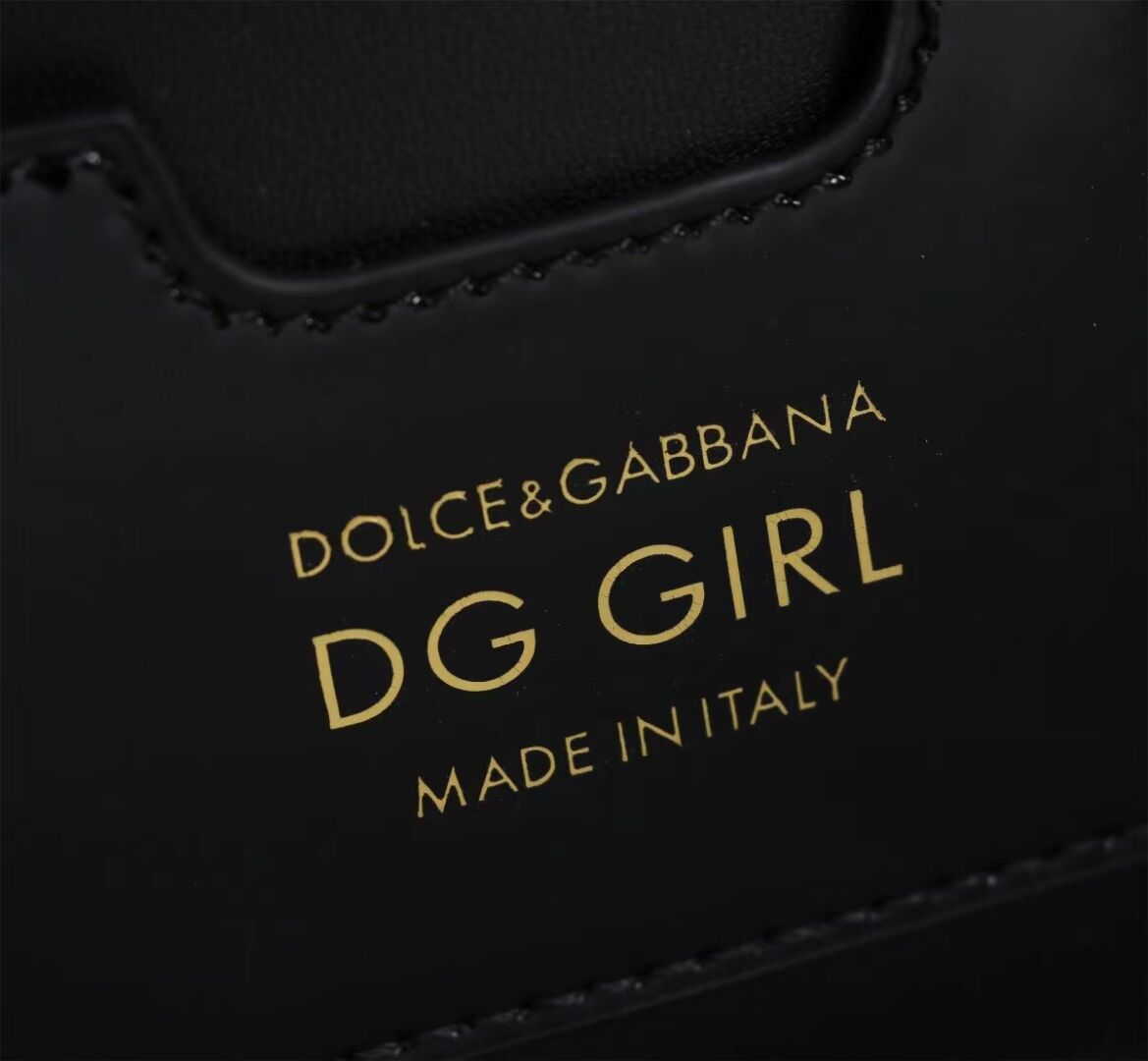 Dolce & Gabbana Patent leather Shoulder Bag G6504 black Dolce & Gabbana Patent leather Shoulder Bag G6504 black