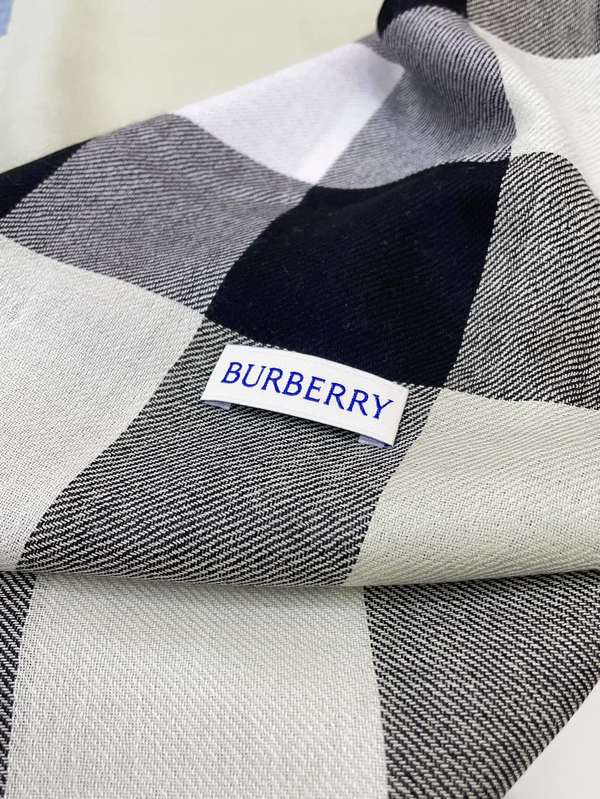 Burberry Scarf BBC00197 Burberry Scarf BBC00197