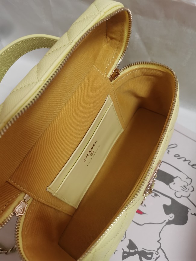 Chanel CLUTCH WITH CHAIN AP4483 yellow