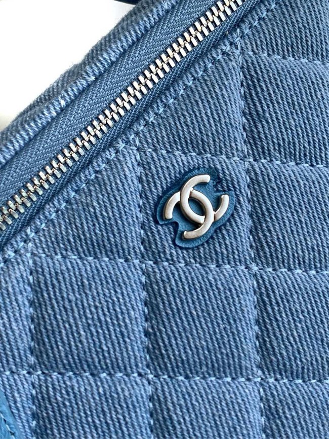 Chanel CLUTCH WITH CHAIN Denim AP4404 blue