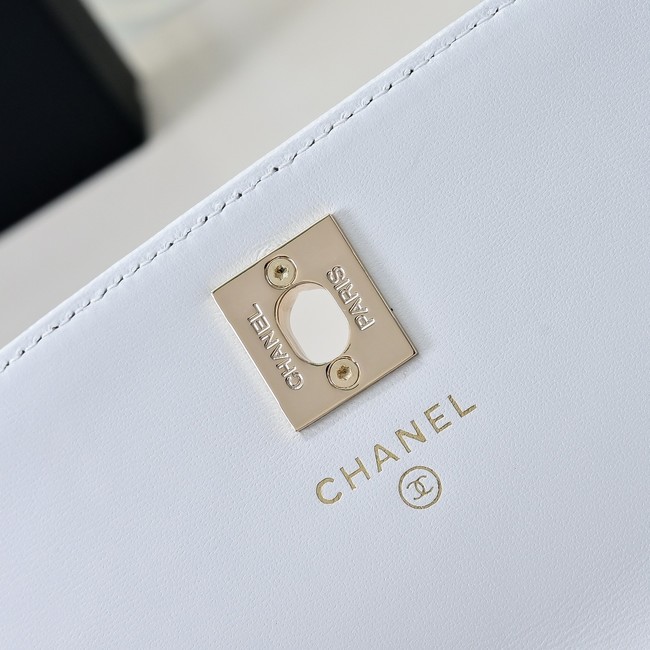 Chanel CLUTCH WITH CHAIN AB4293 white