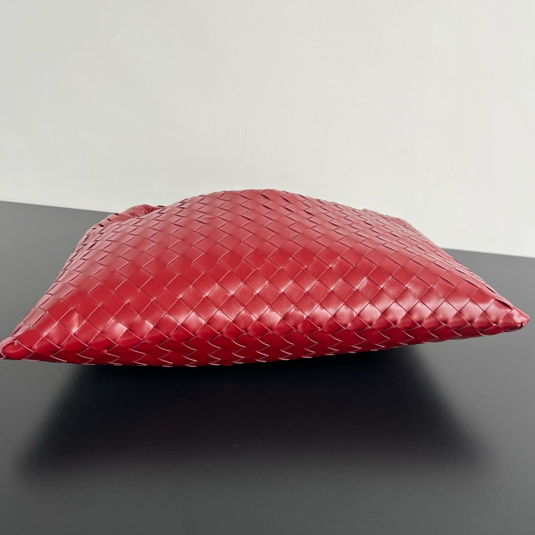 Bottega Veneta Hop Shoulder bag with Intrecciato craftsmanship in calf leather 796262 Sapele