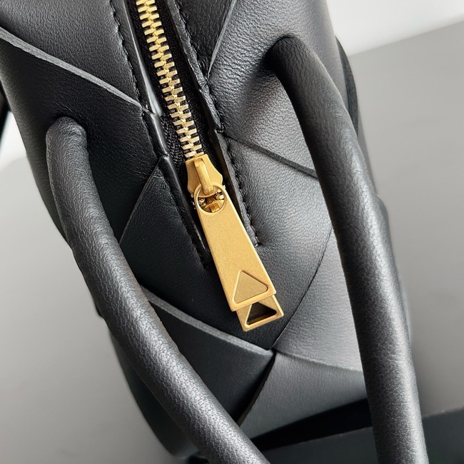 Bottega Veneta Intrecciato Concert Pouch D794258 black