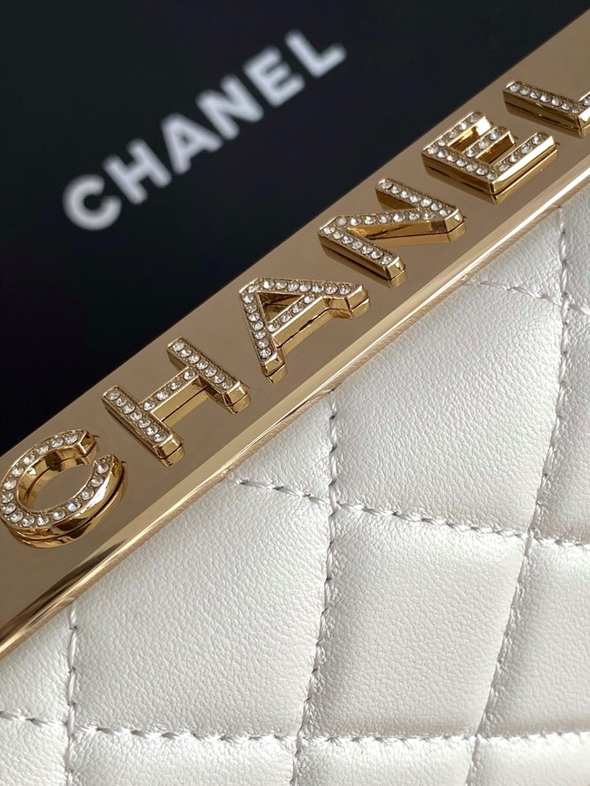 CHANEL Wallet On Chain AP4323 white