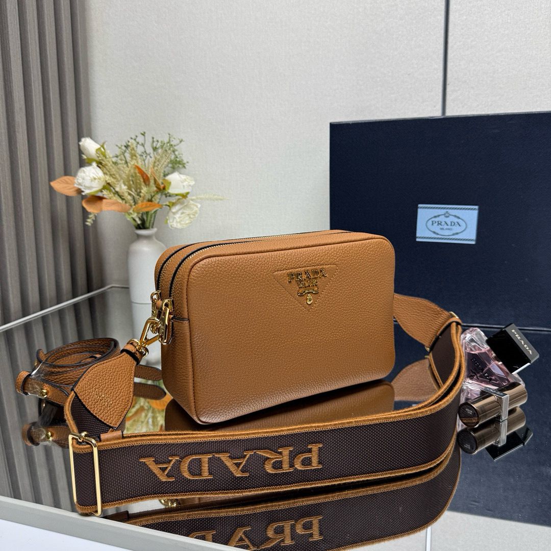 Prada Leather bag with shoulder strap 1BH082 Brown